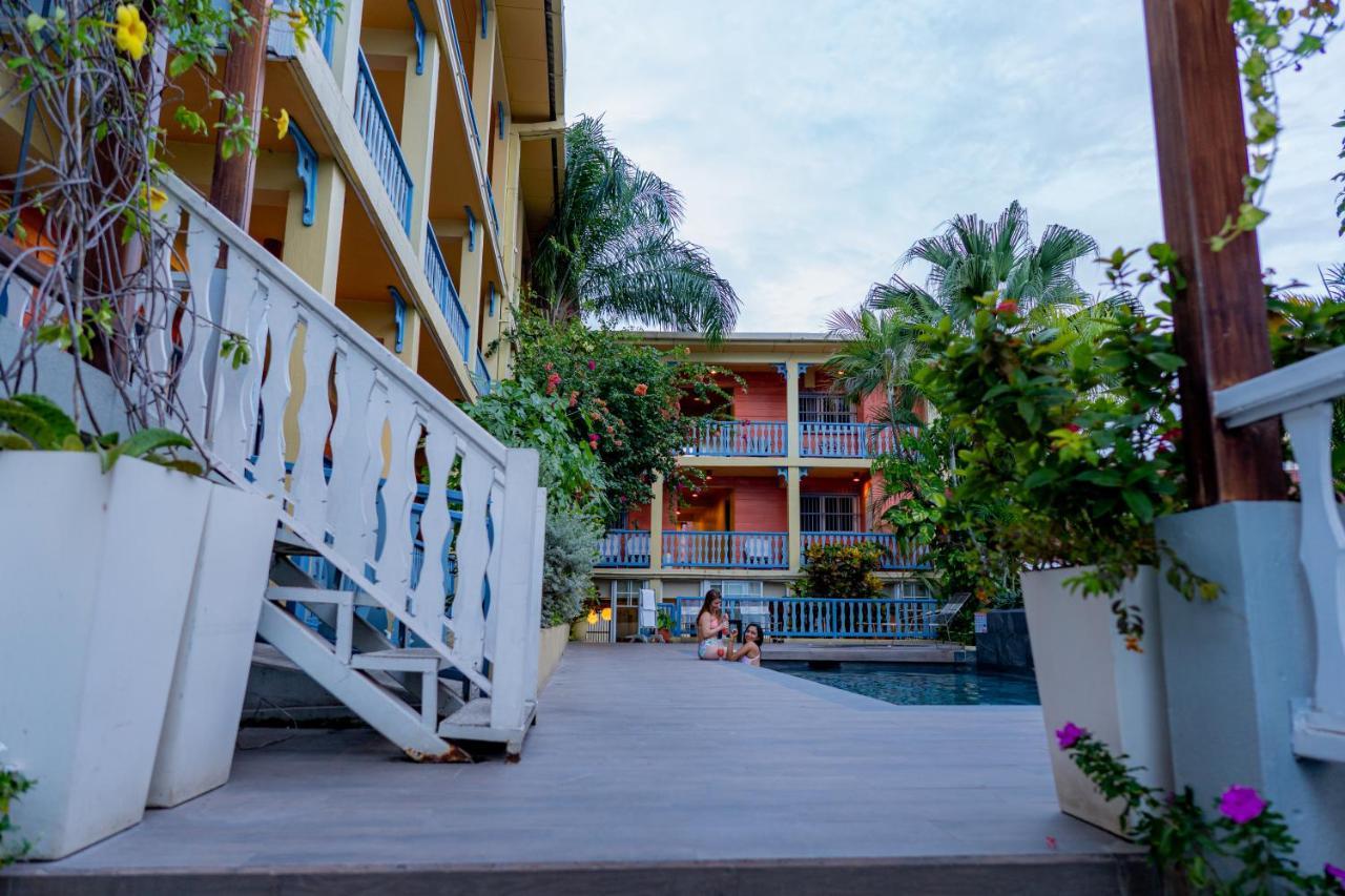 Hotel Casona De La Isla Flores Esterno foto